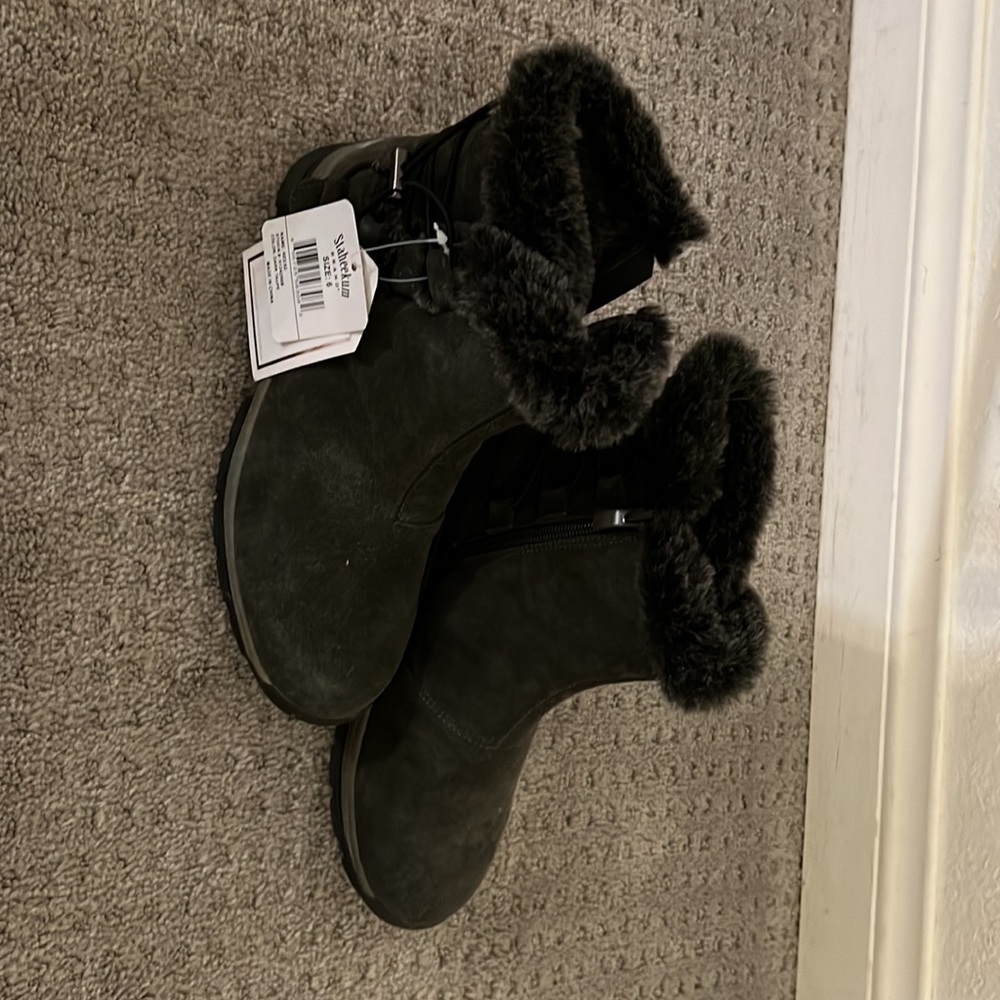Boots - Picture 6 of 8